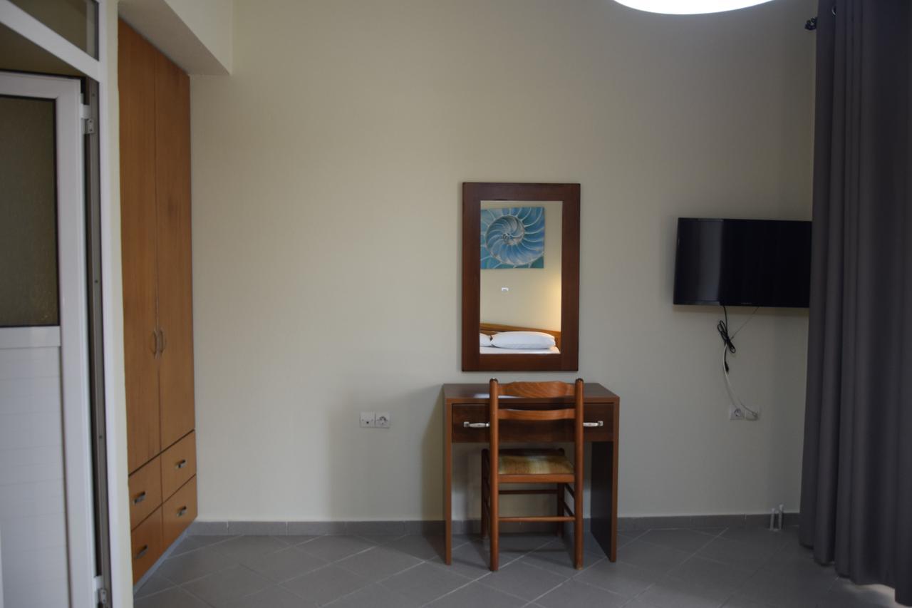 Zotos Apartment Himare Exterior photo